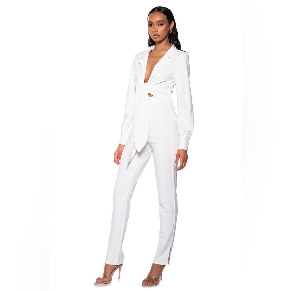 AKIRA WILDEST DREAMS STRAIGHT TROUSER IN WHITE NWT XL (FIT MORE LIKE SIZE MED)